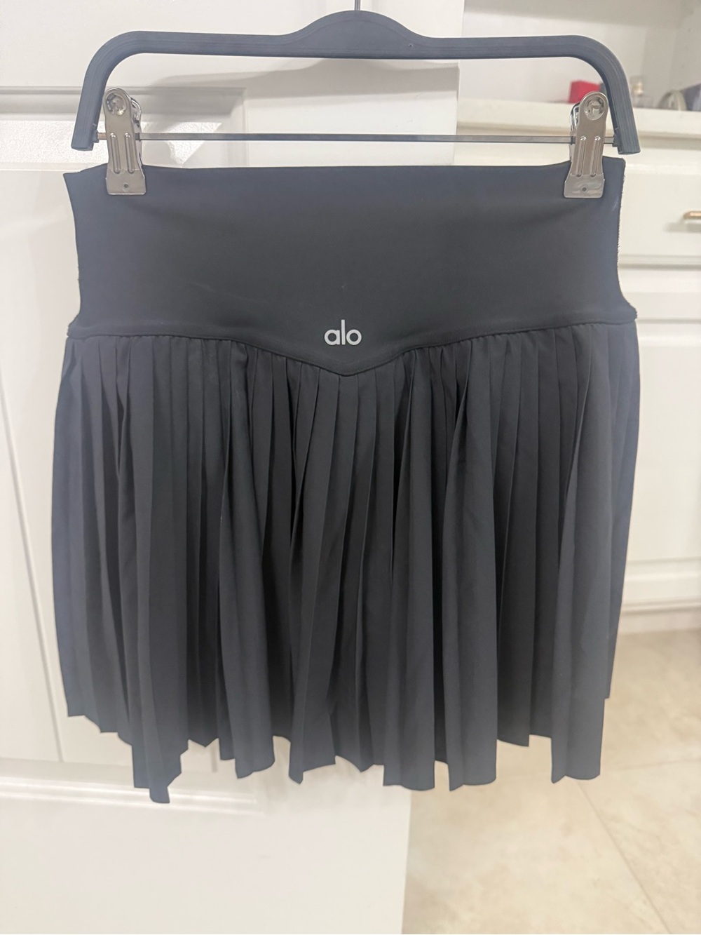 ALO Yoga Black Pleated Athletic Skirt